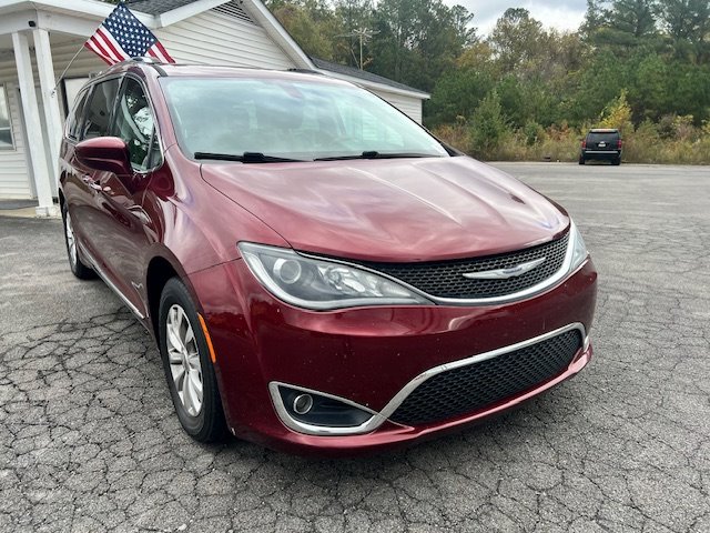 2019 Chrysler Pacifica Touring L's photo